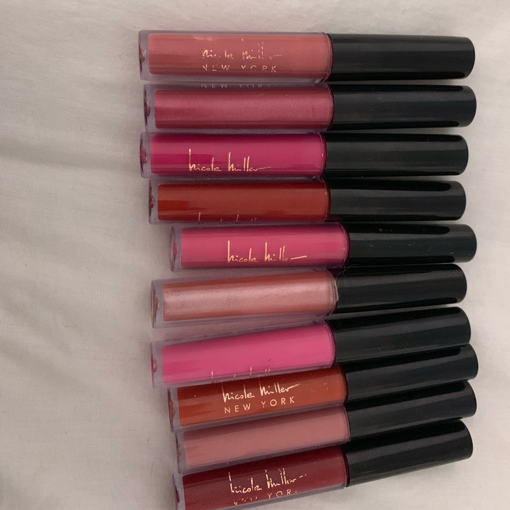 lipgloss set of 10 ( NEVER USED)